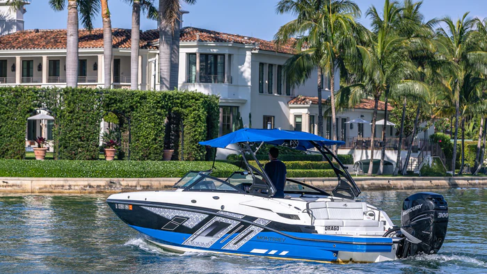 27' Monterey Boat Rental in Miami